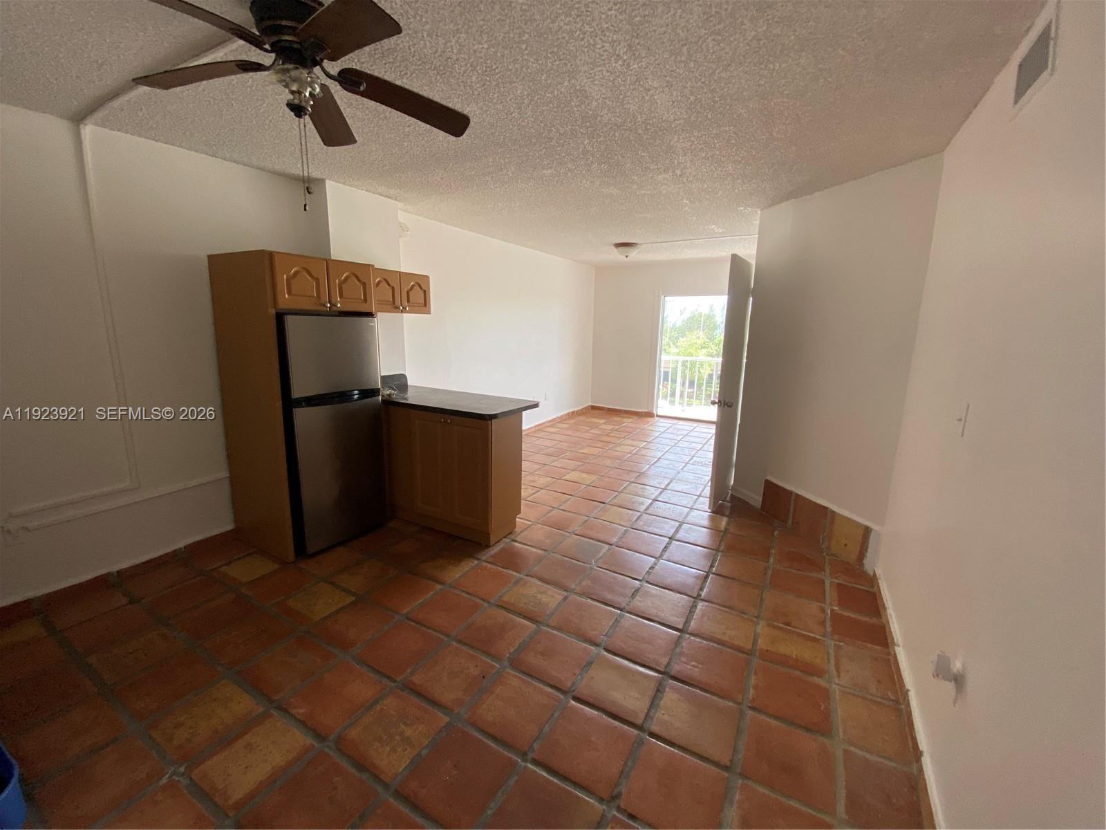 CRICKET CLUBHOUSE CONDO - Residential
