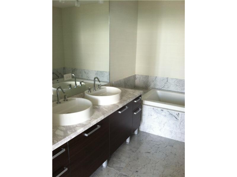 VIZCAYNE SOUTH CONDO - Residential Lease