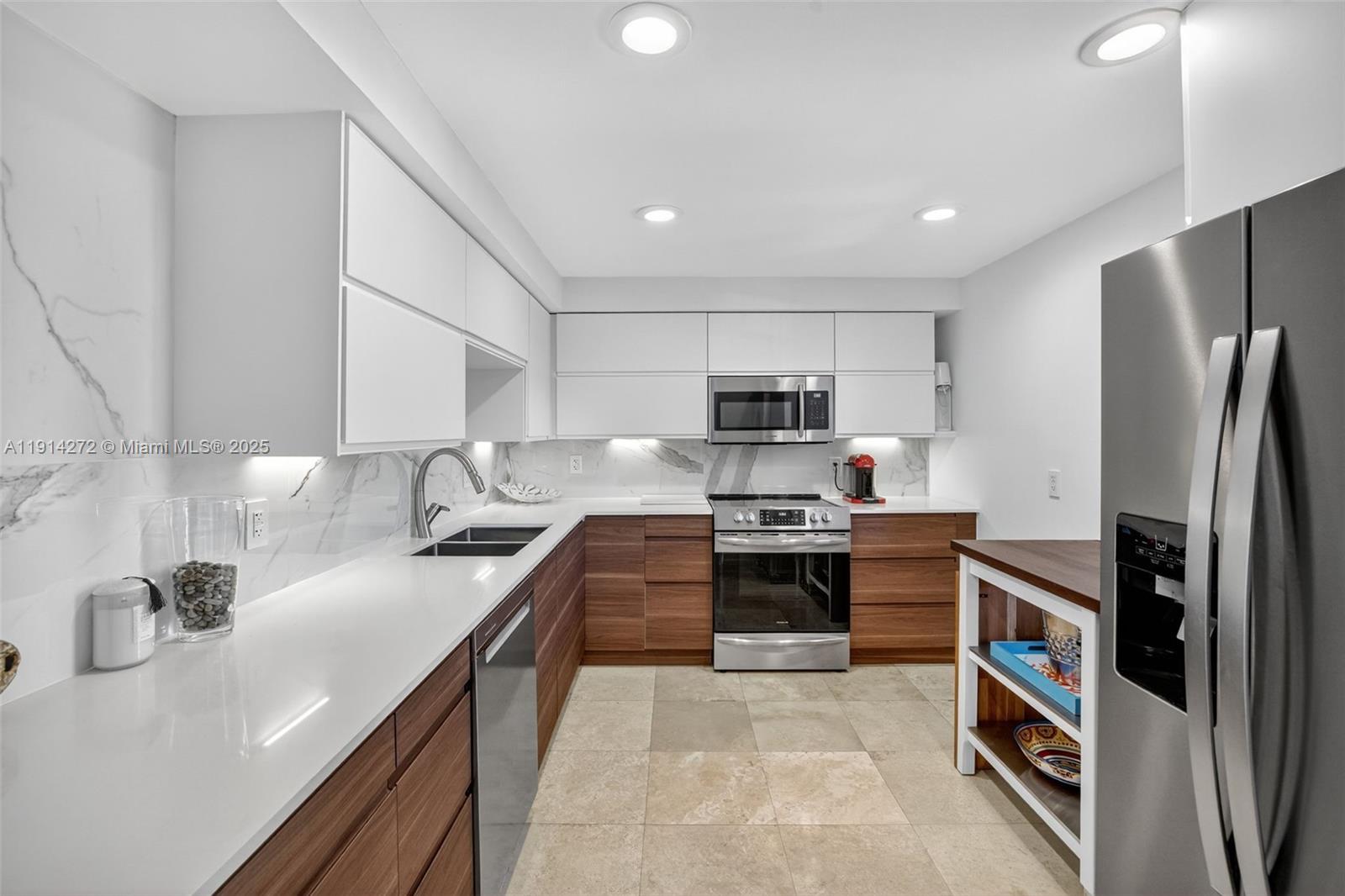 NO 74 PALM-AIRE COUNTRY C - Residential