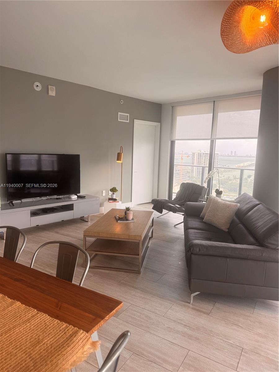 3401 MIDTOWN CONDO - Residential