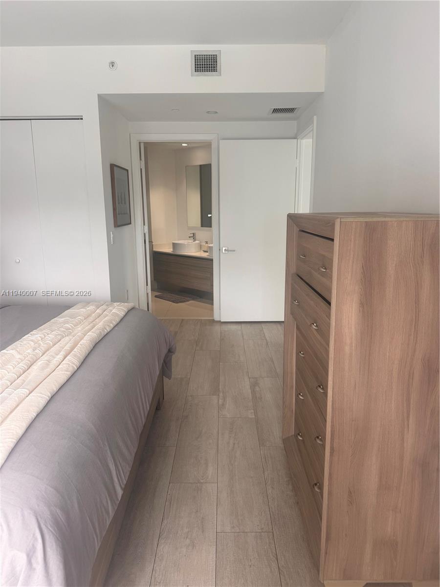 3401 MIDTOWN CONDO - Residential