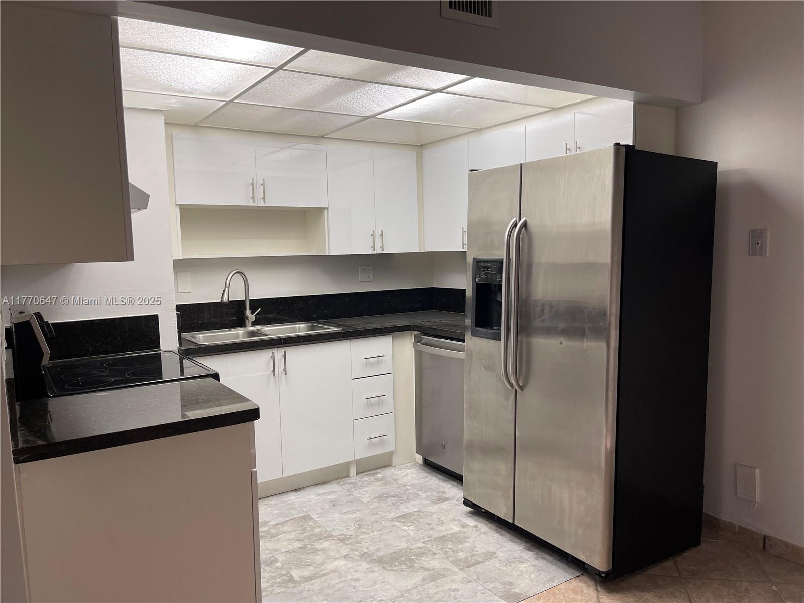 FOUNTAINS OF TAMARAC COND - Residential