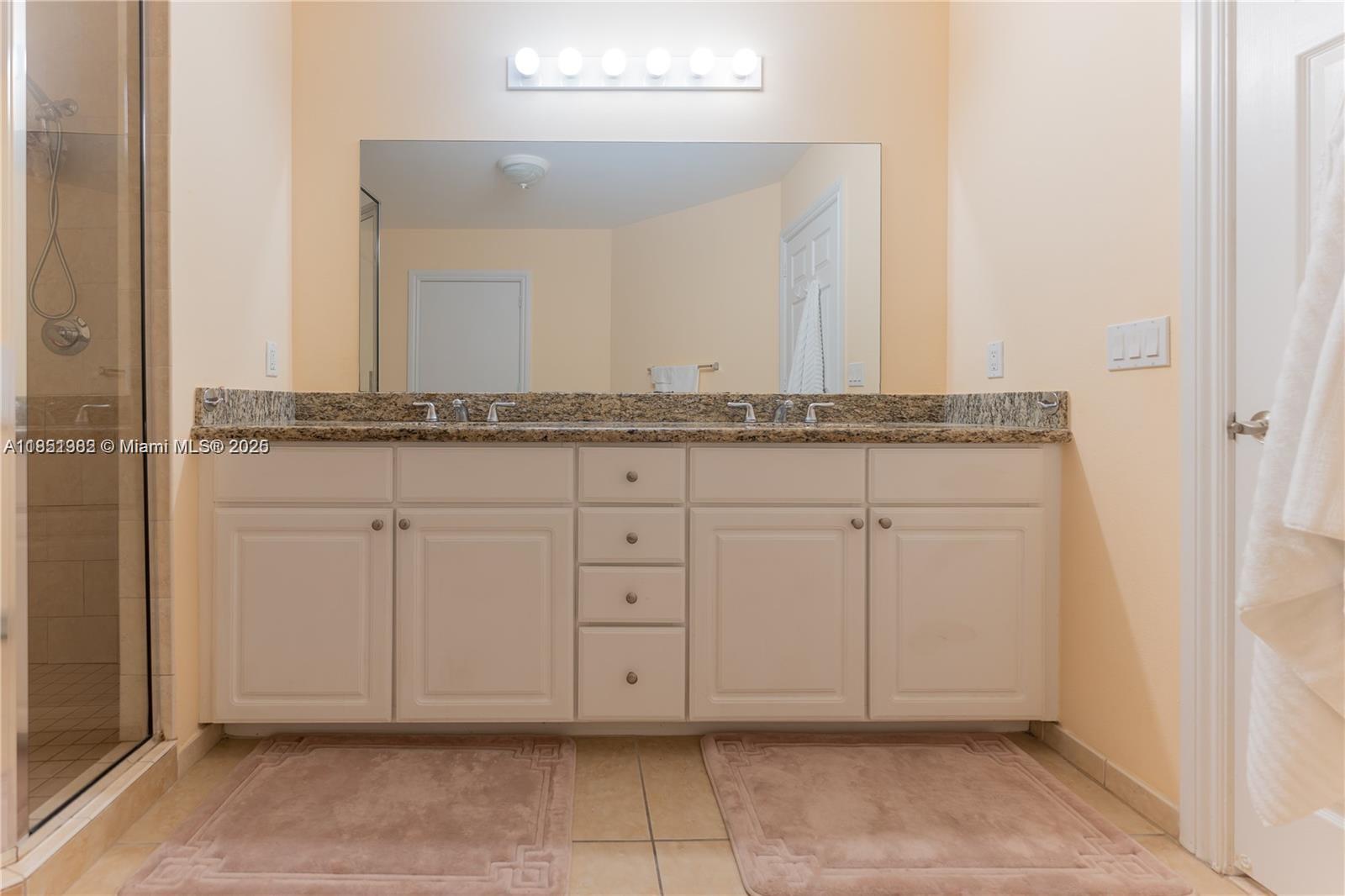 ALAQUA CONDO - Residential