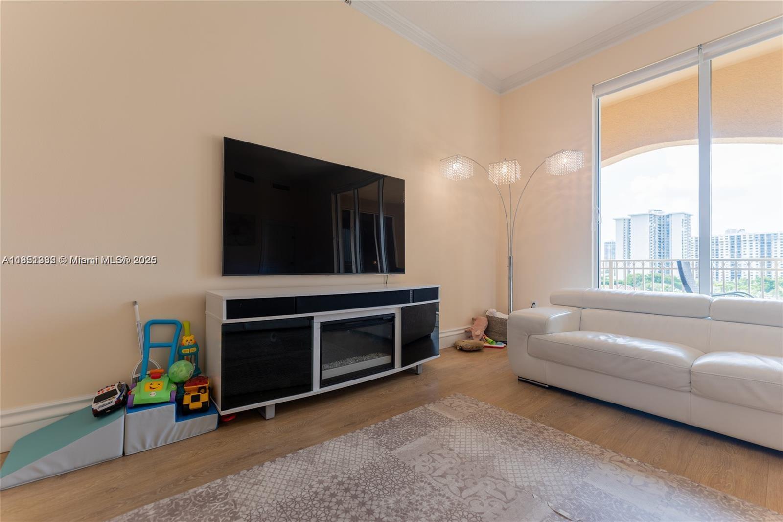 ALAQUA CONDO - Residential