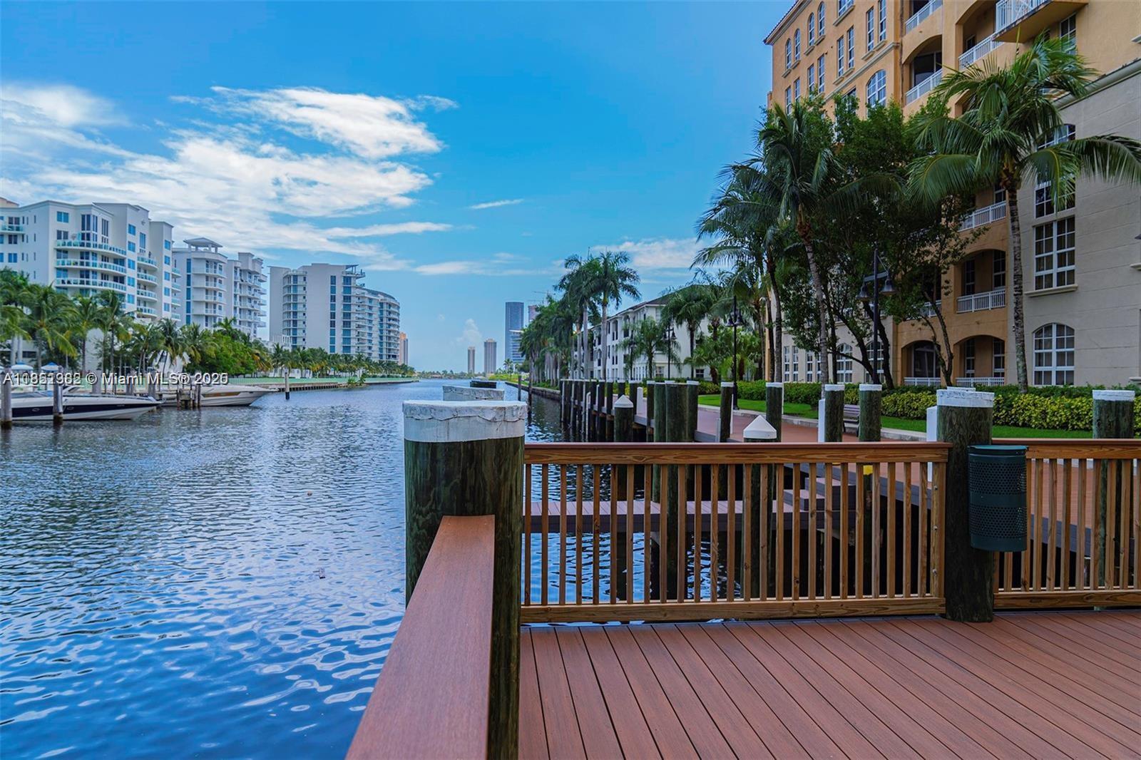 ALAQUA CONDO - Residential