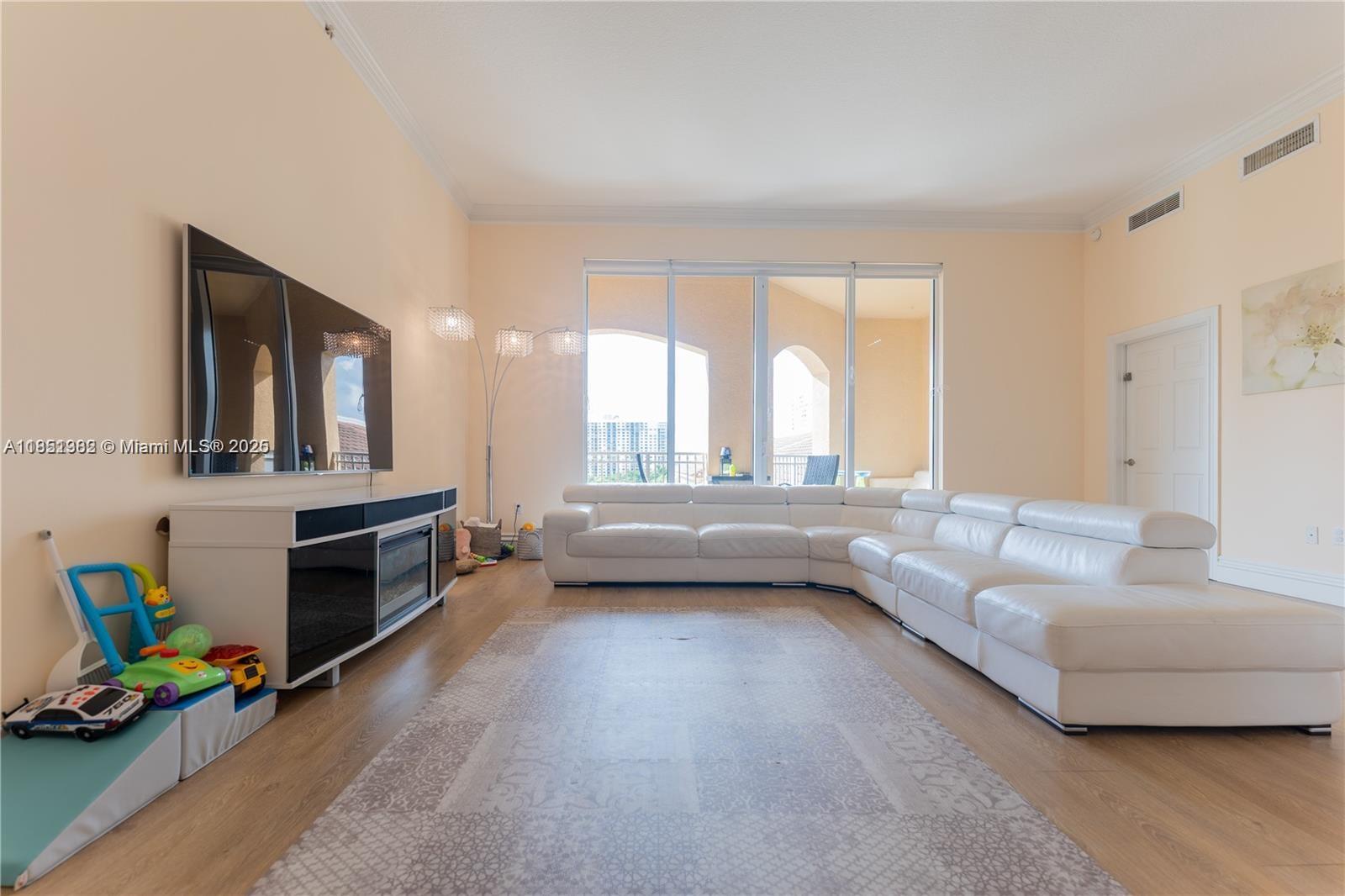 ALAQUA CONDO - Residential