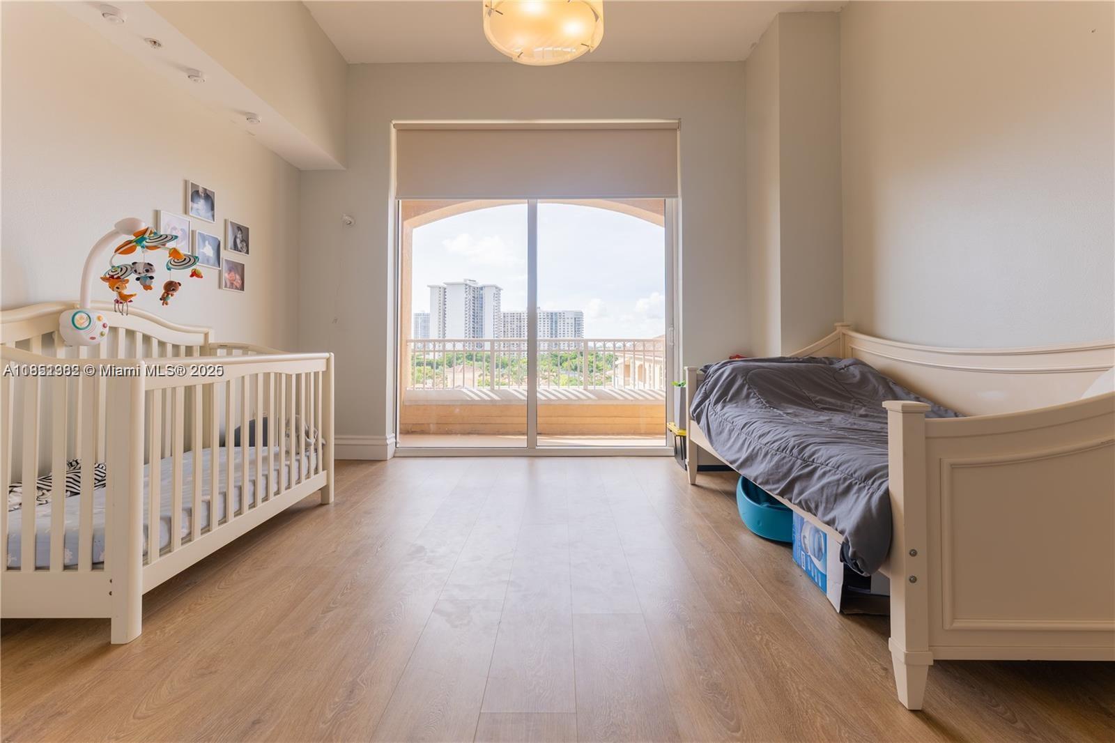 ALAQUA CONDO - Residential