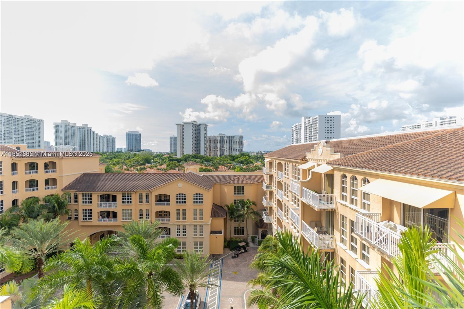 ALAQUA CONDO - Residential