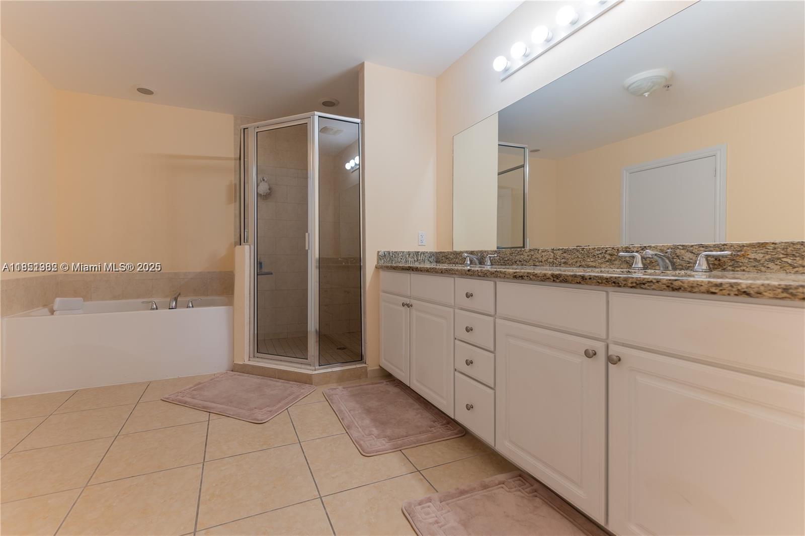 ALAQUA CONDO - Residential