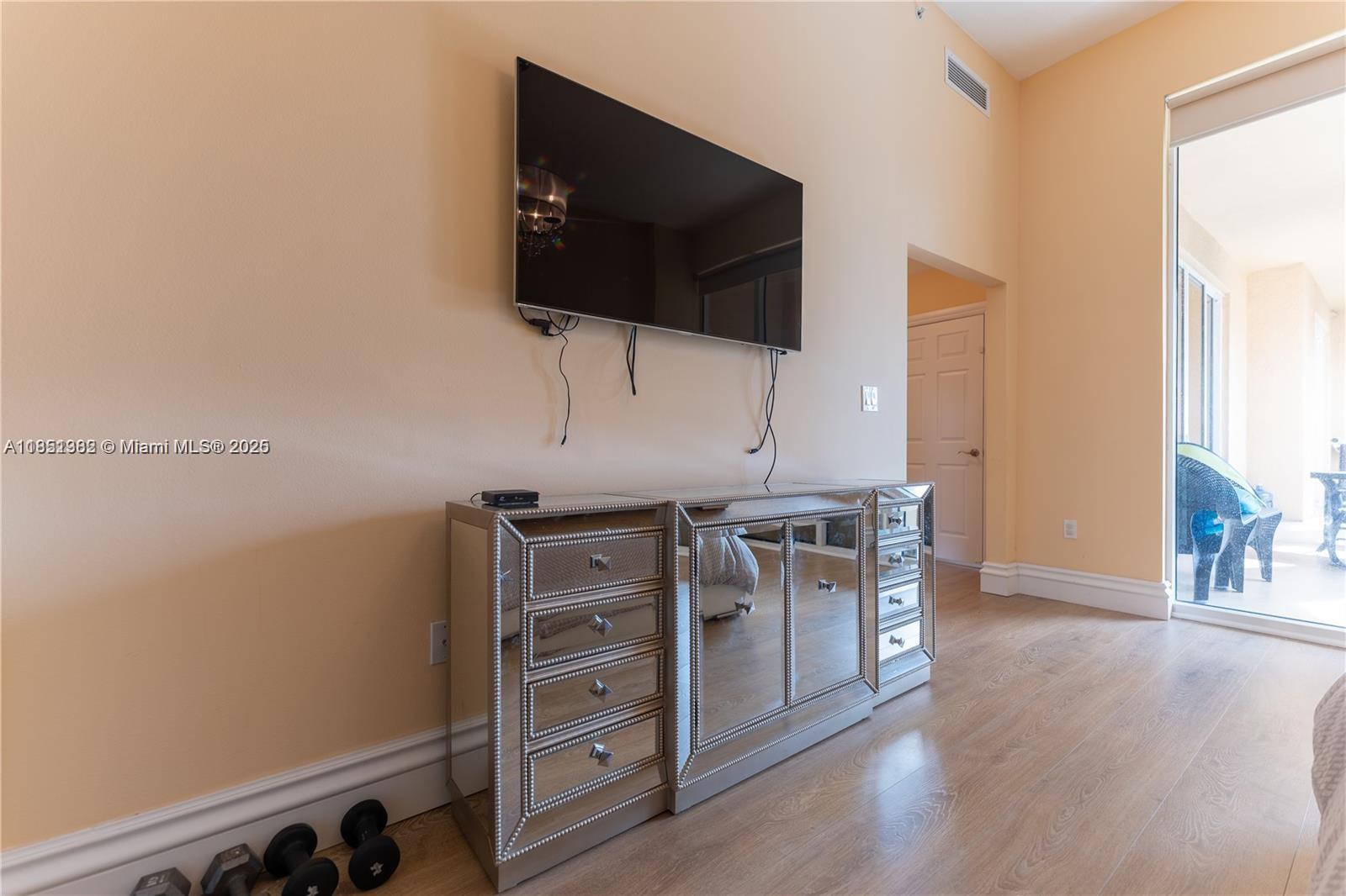ALAQUA CONDO - Residential