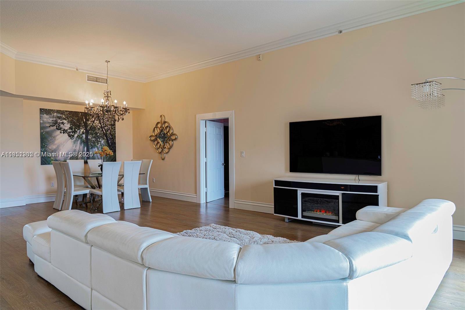 ALAQUA CONDO - Residential