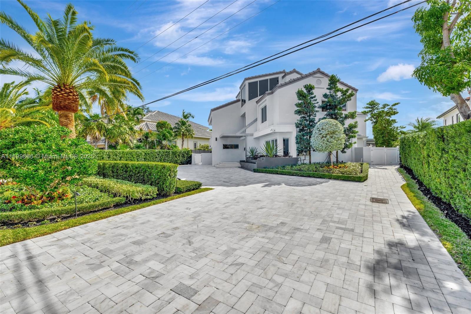 LAUDERDALE ISLES RE-AMEND - Residential