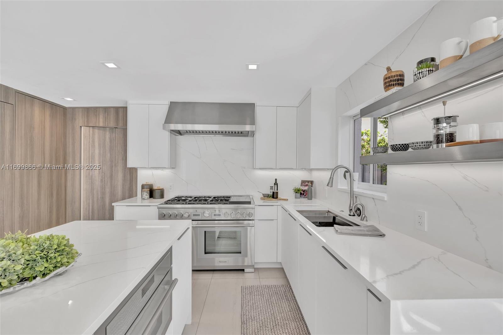 LAUDERDALE ISLES RE-AMEND - Residential