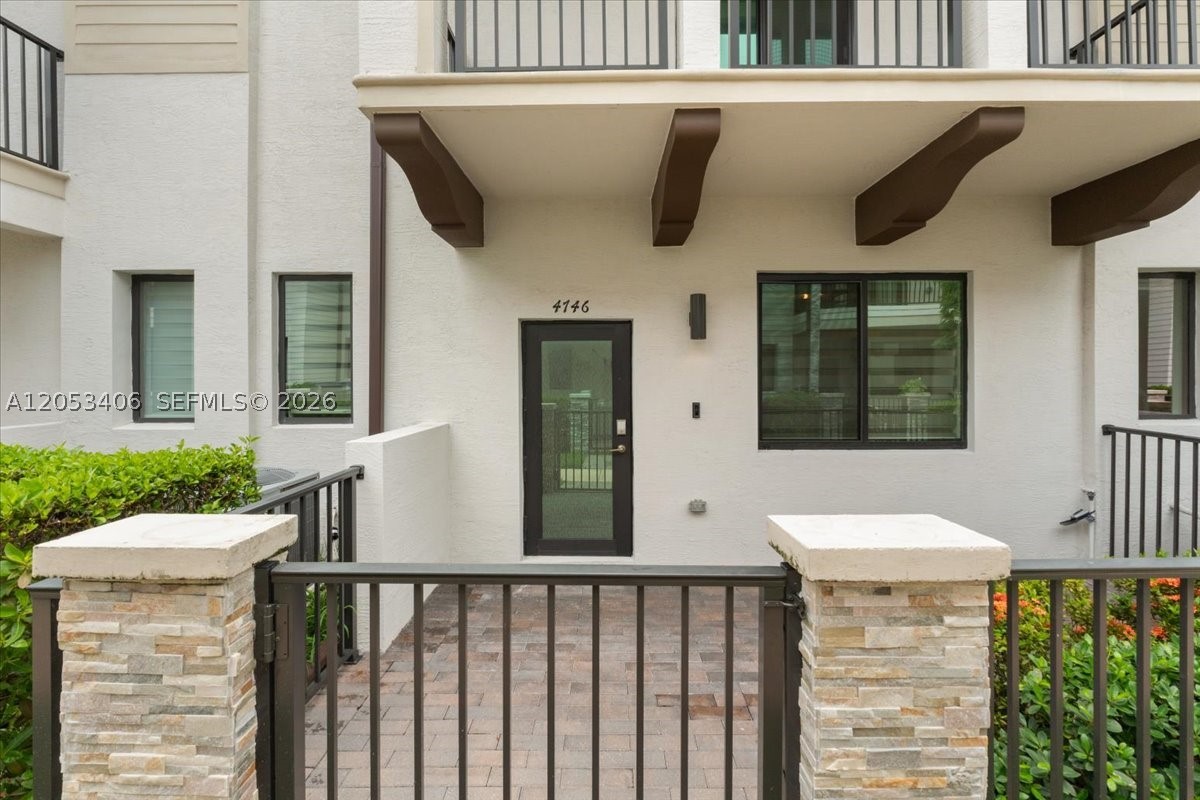 DOWNTOWN DORAL SOUTH PHAS - Residential Lease
