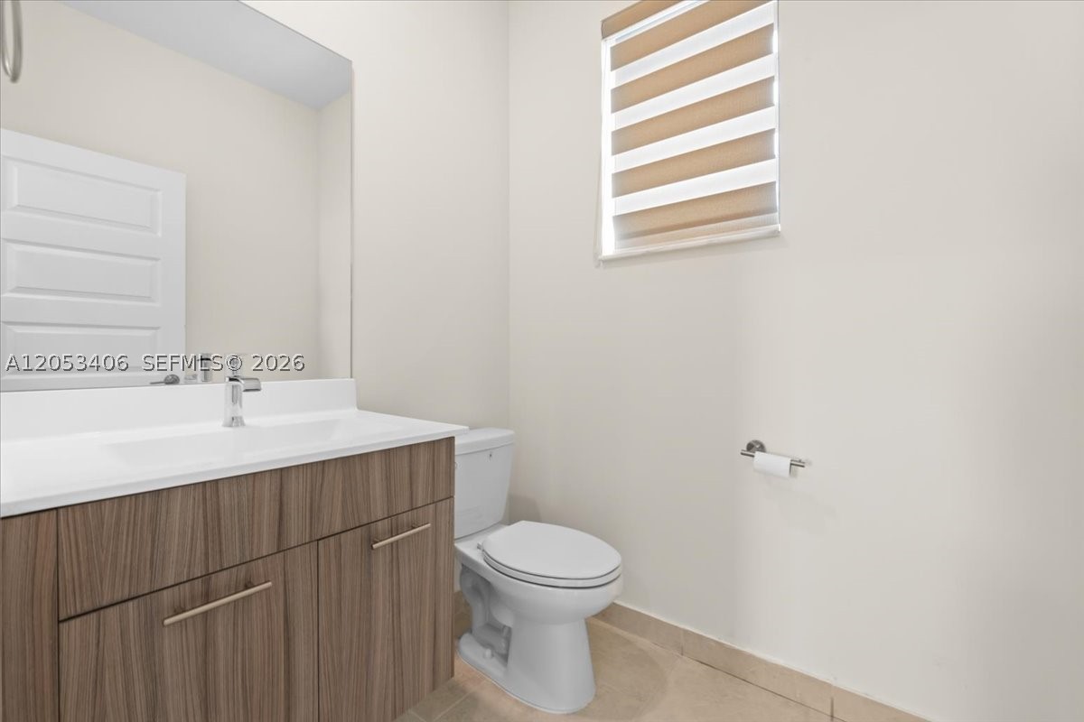 DOWNTOWN DORAL SOUTH PHAS - Residential Lease