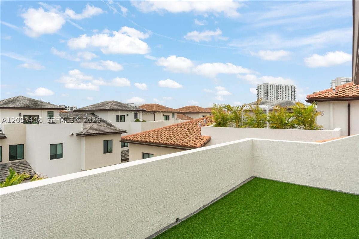 DOWNTOWN DORAL SOUTH PHAS - Residential Lease