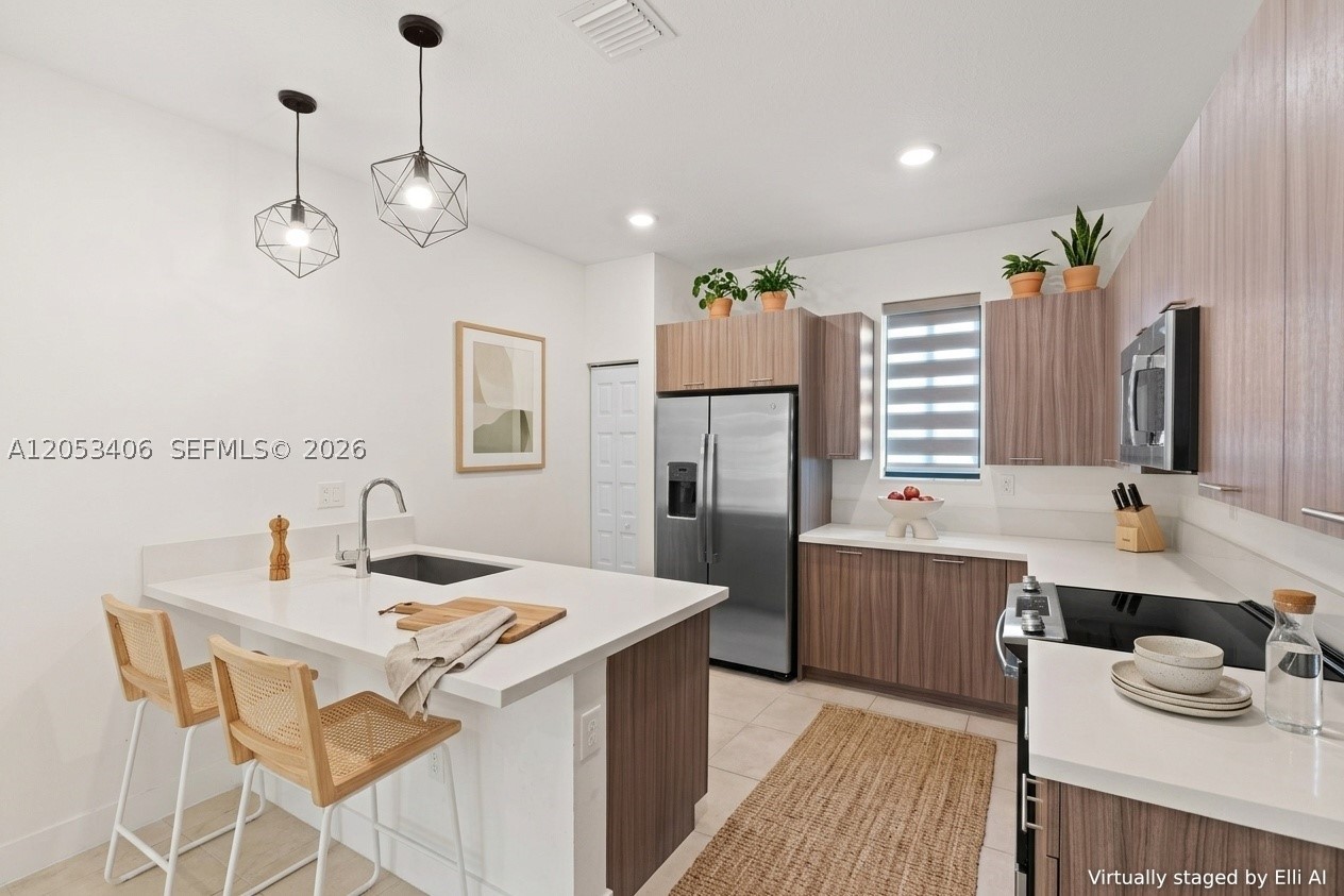 DOWNTOWN DORAL SOUTH PHAS - Residential Lease