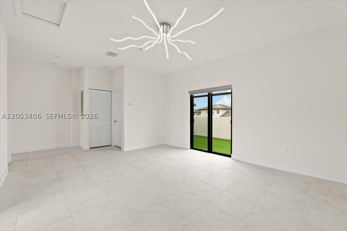 DOWNTOWN DORAL SOUTH PHAS - Residential Lease