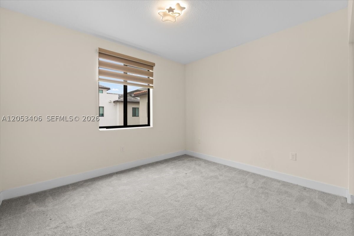 DOWNTOWN DORAL SOUTH PHAS - Residential Lease