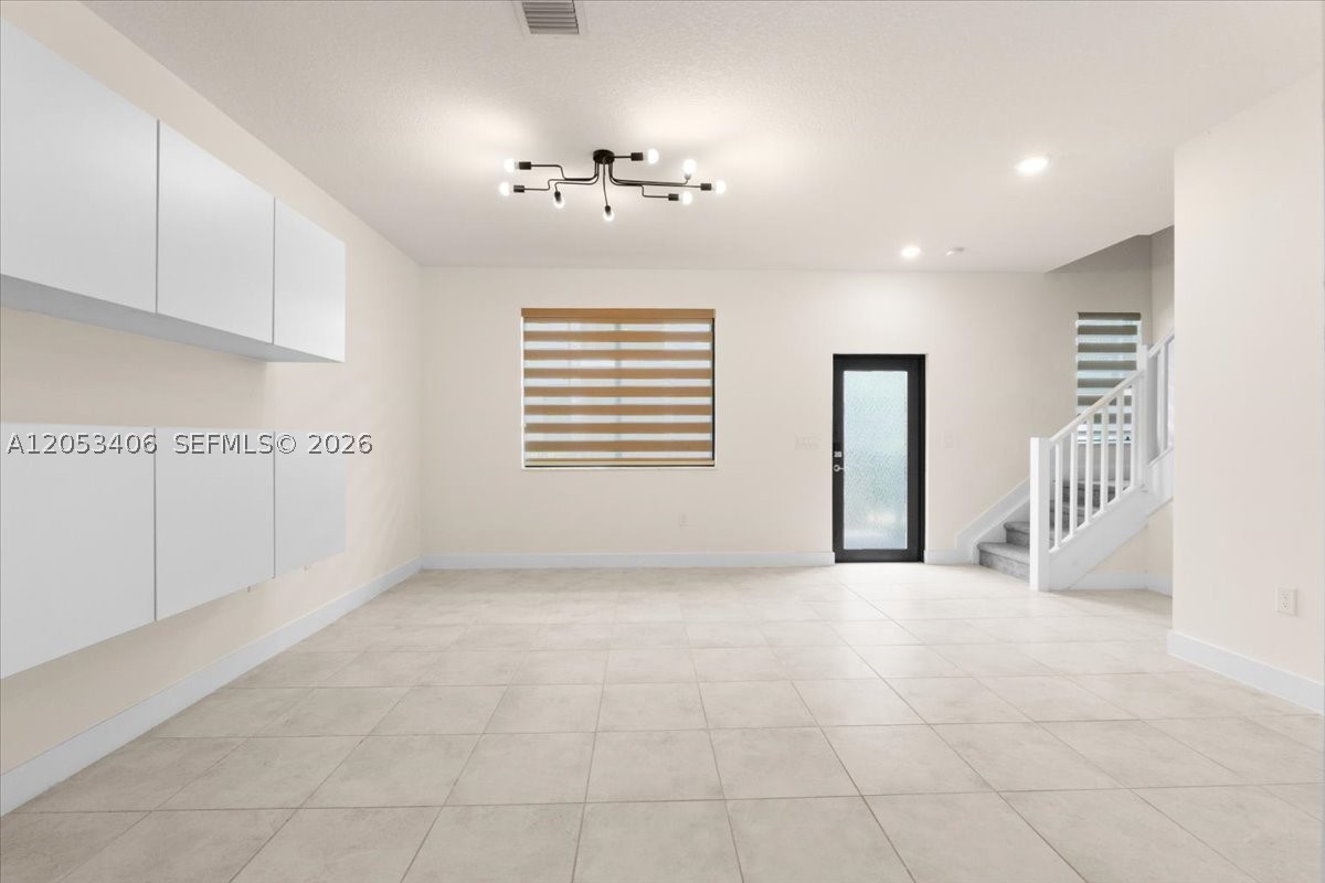 DOWNTOWN DORAL SOUTH PHAS - Residential Lease