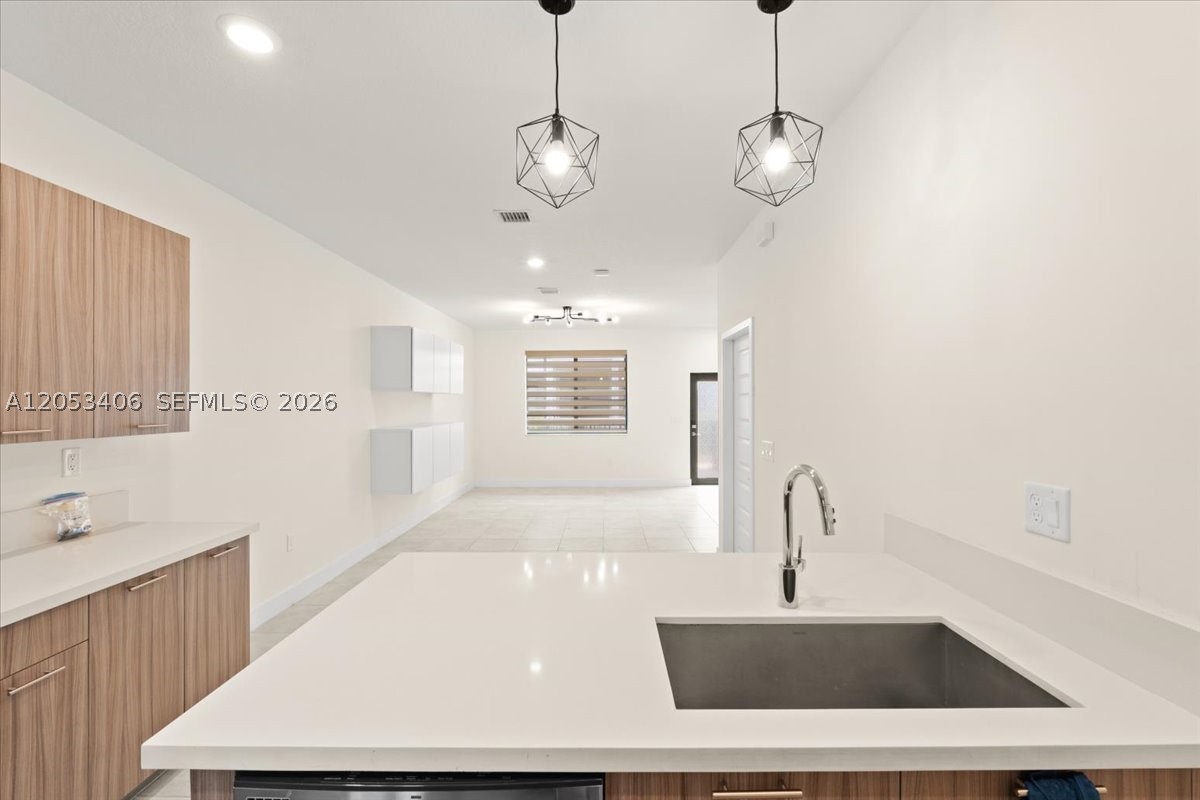 DOWNTOWN DORAL SOUTH PHAS - Residential Lease