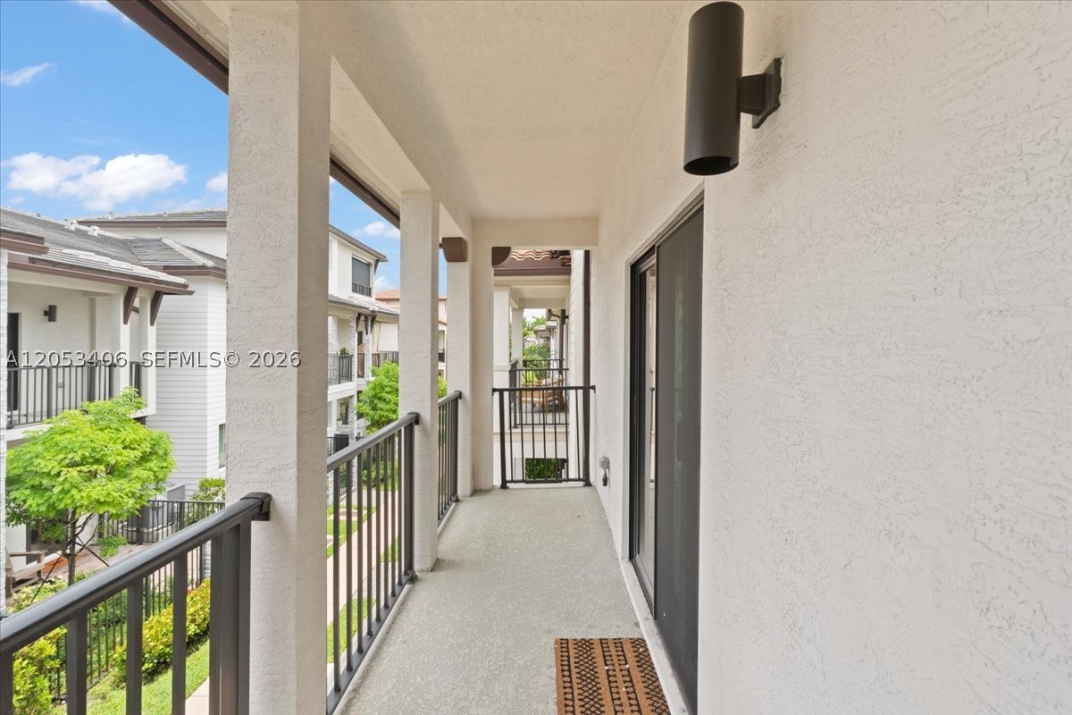 DOWNTOWN DORAL SOUTH PHAS - Residential Lease