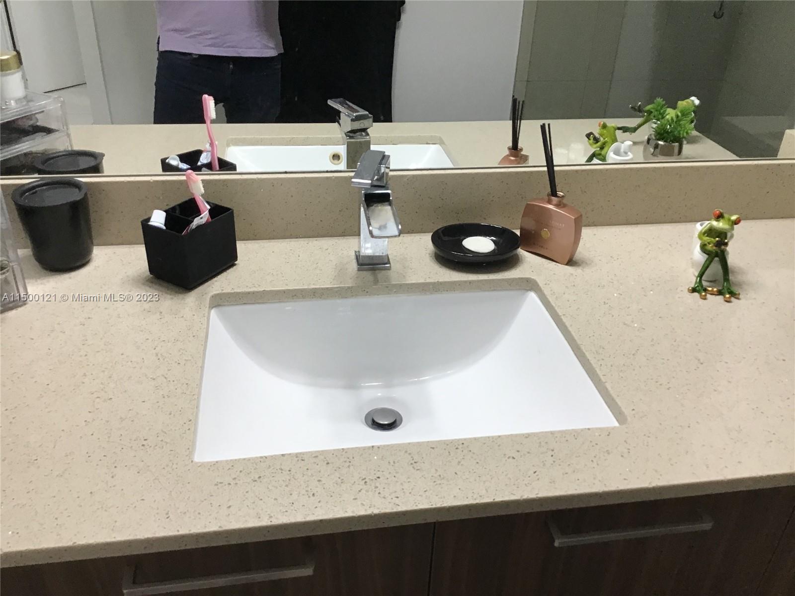 5252 PASEO CONDO - Residential Lease