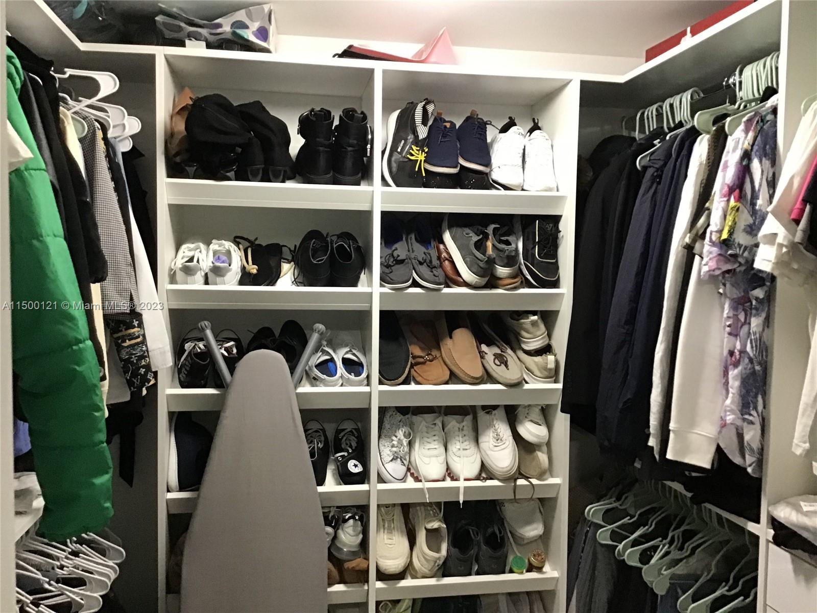 5252 PASEO CONDO - Residential Lease