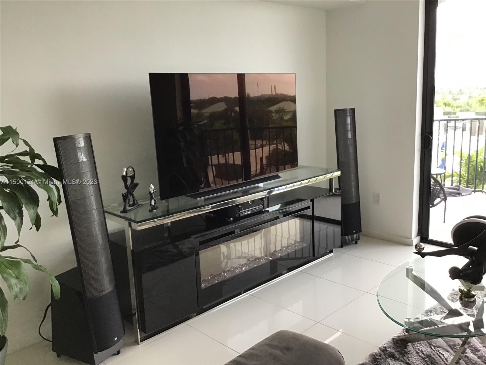 5252 PASEO CONDO - Residential Lease