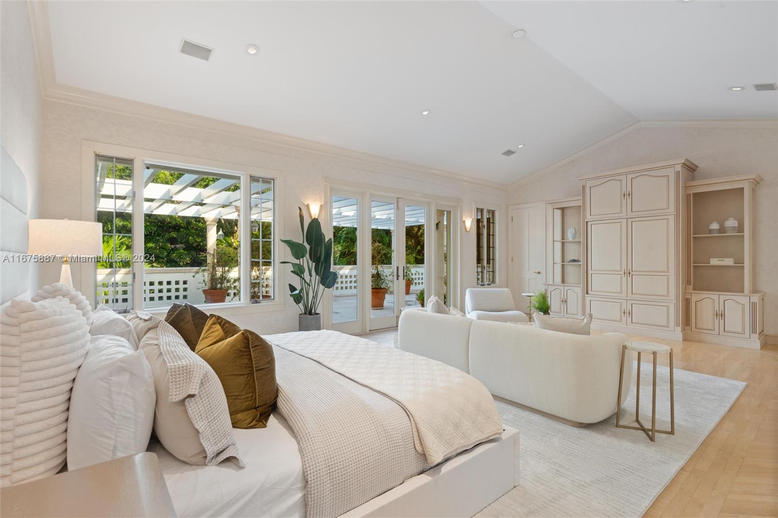 FAIRCHILD OAKS - Residential