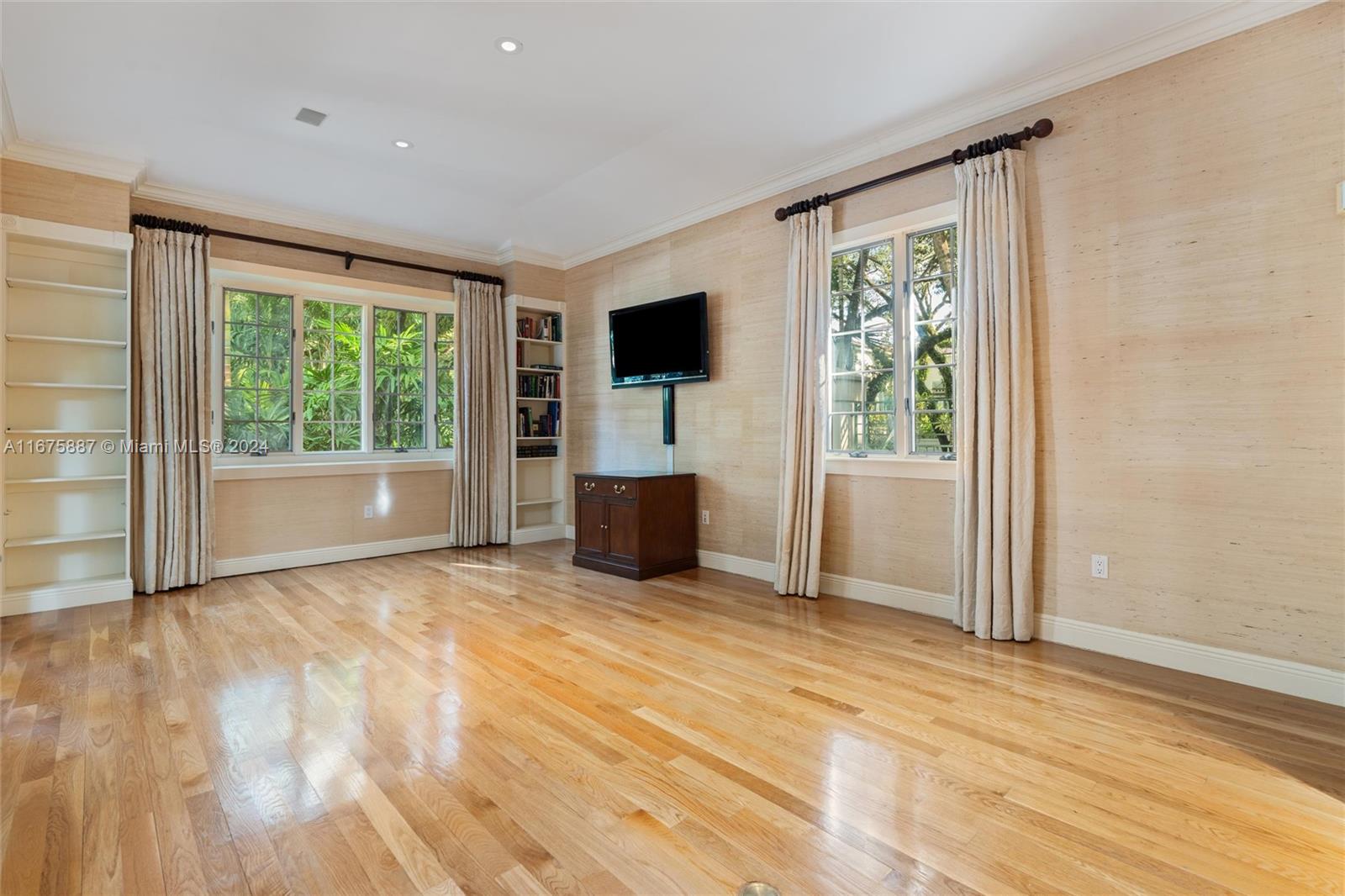 FAIRCHILD OAKS - Residential