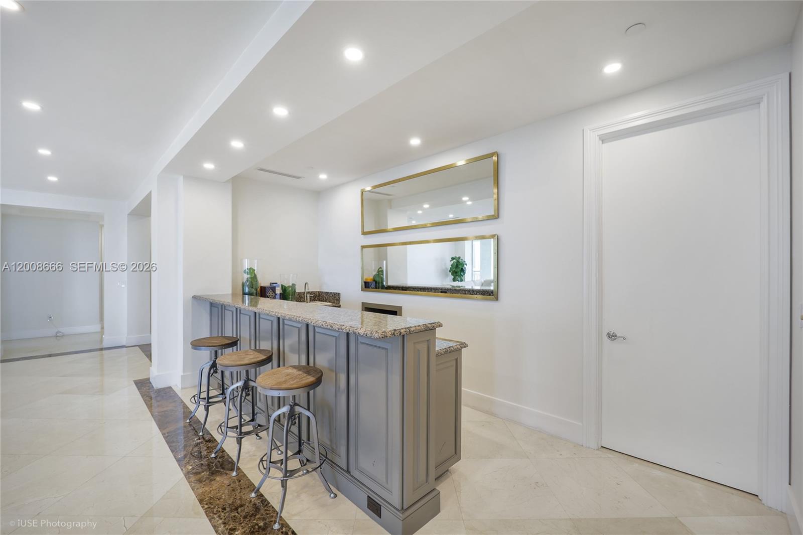 THE TOWER RESIDENCES COND - Residential