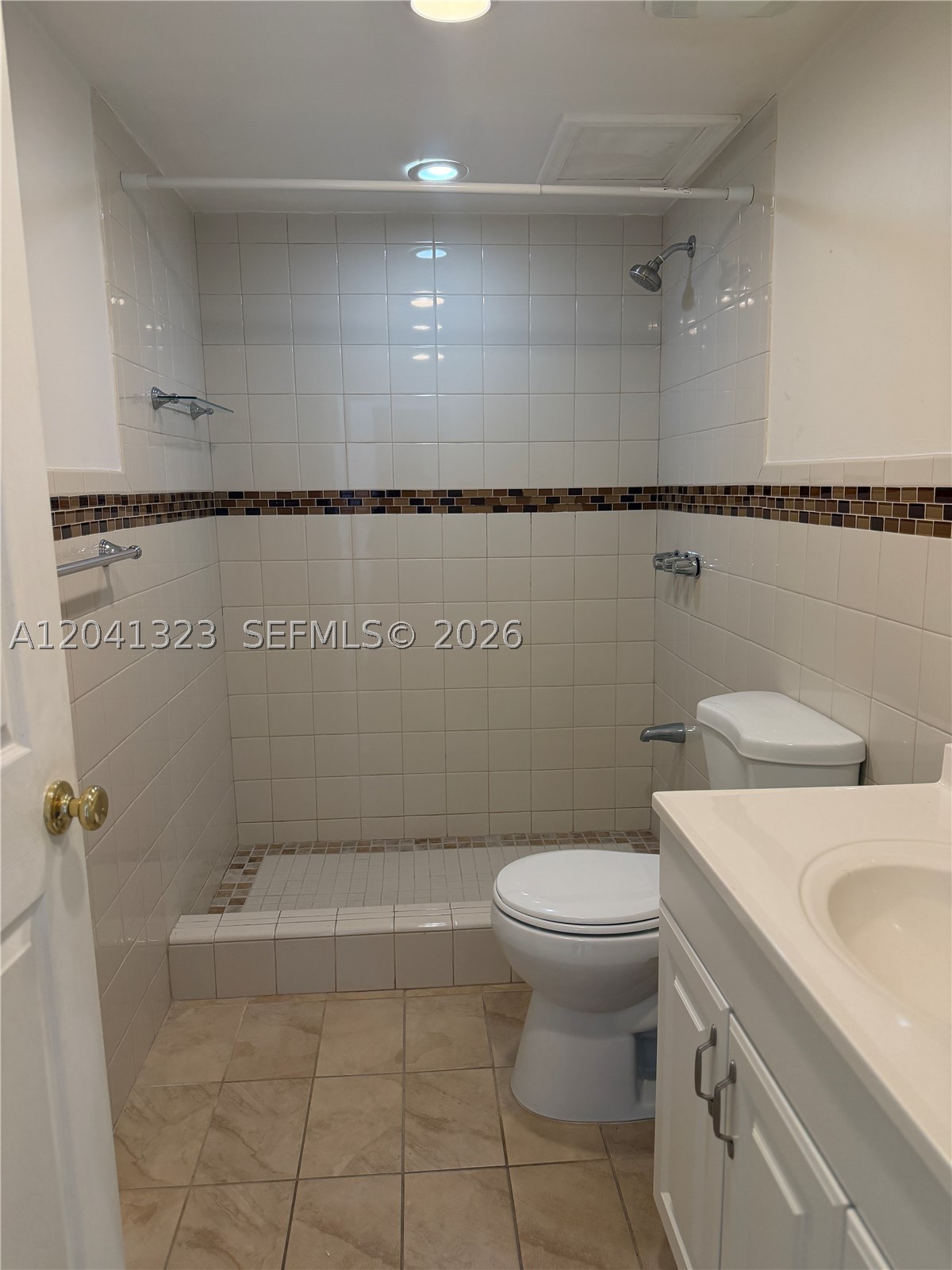SAMARI LAKE EAST CONDO - Residential