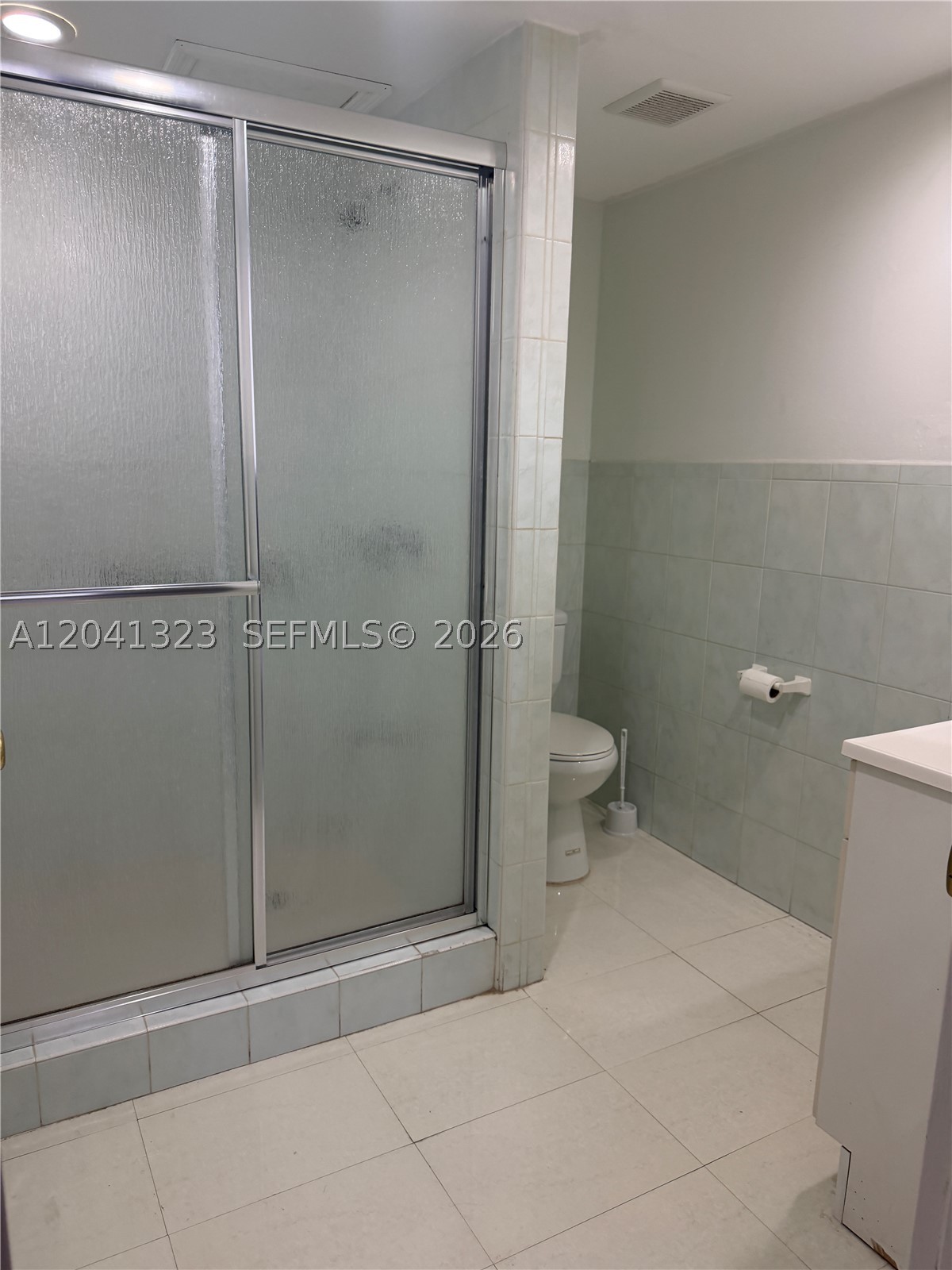 SAMARI LAKE EAST CONDO - Residential