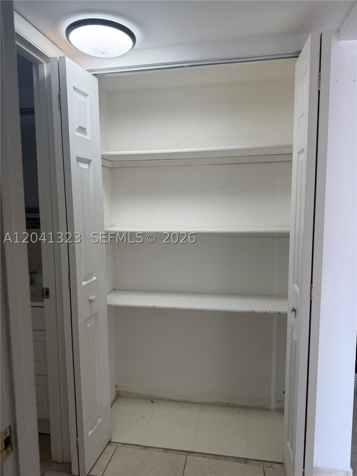 SAMARI LAKE EAST CONDO - Residential
