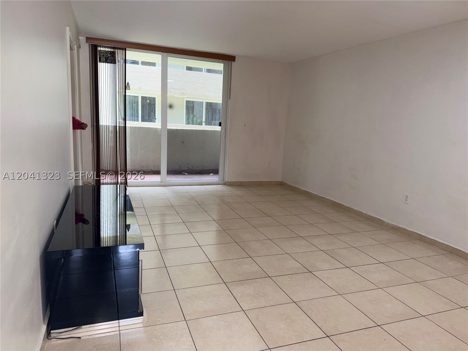 SAMARI LAKE EAST CONDO - Residential