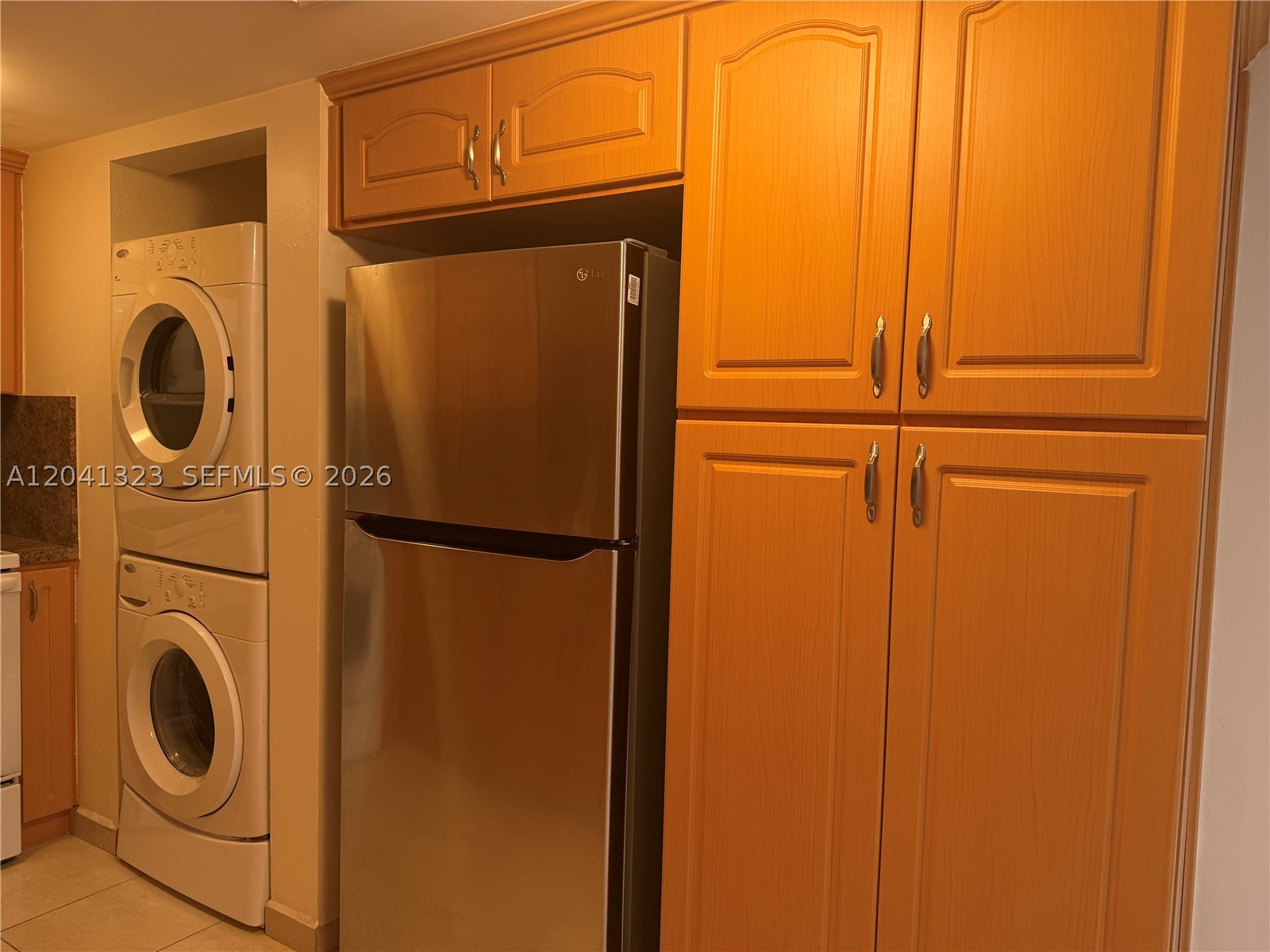 SAMARI LAKE EAST CONDO - Residential