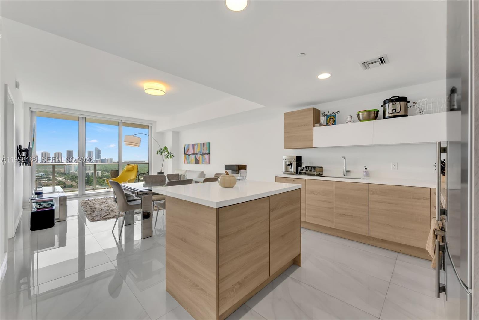 THE HARBOUR SOUTH CONDO - Residential