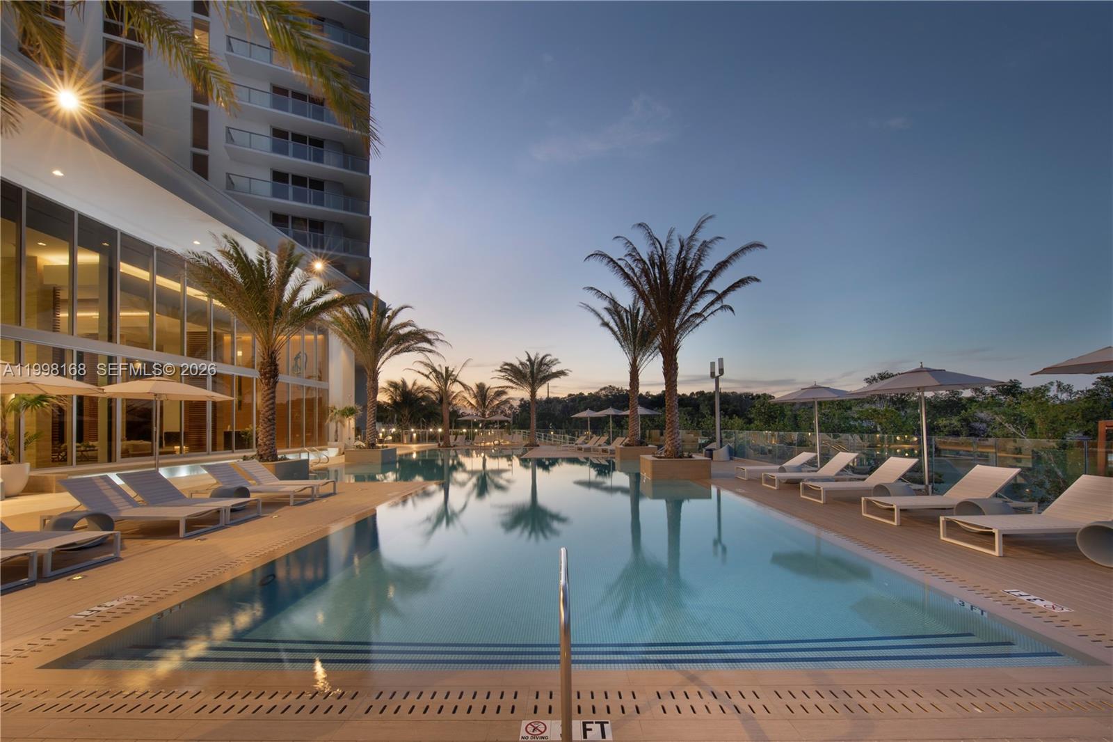 THE HARBOUR SOUTH CONDO - Residential