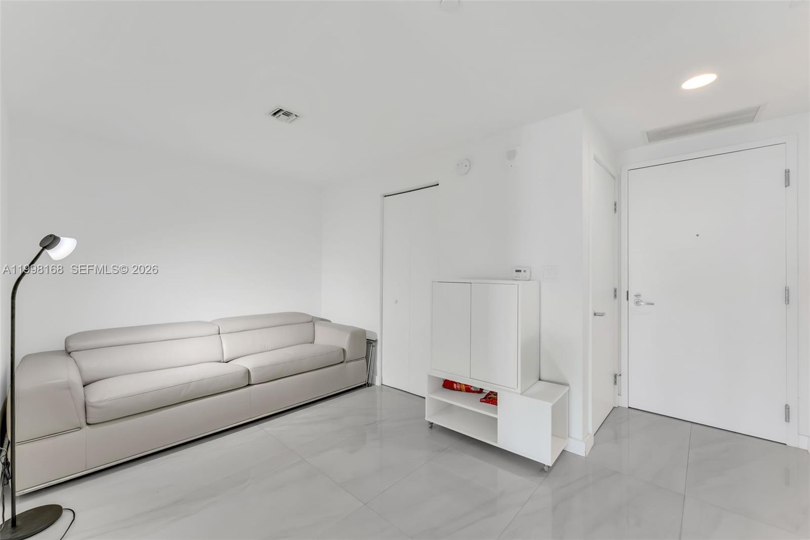 THE HARBOUR SOUTH CONDO - Residential