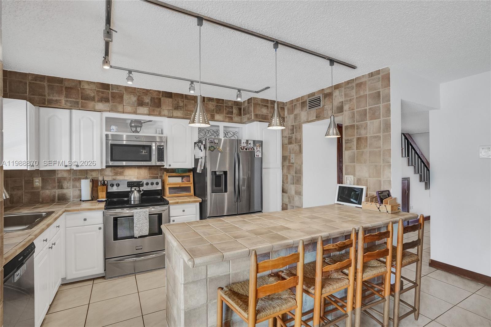 LAKEVIEW TOWNHOMES CONDO - Residential