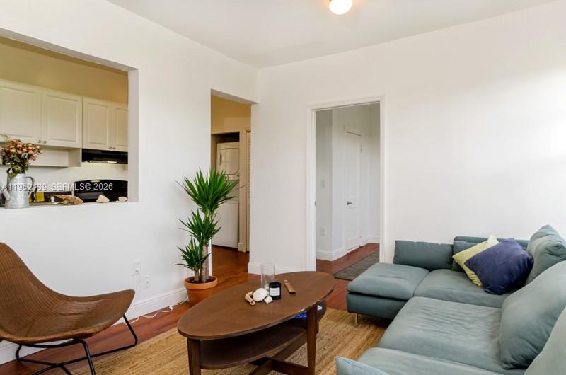 VENETIAN MANOR CONDO - Residential Lease