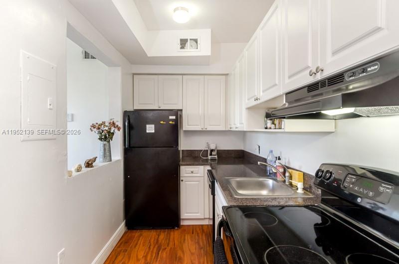 VENETIAN MANOR CONDO - Residential Lease