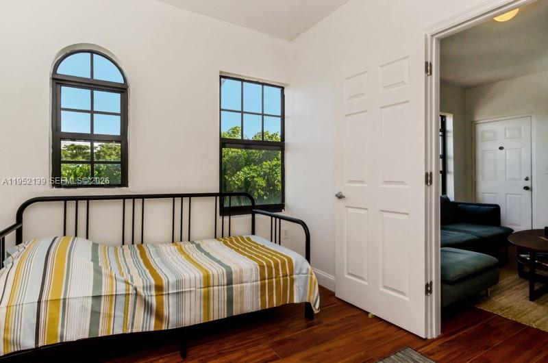 VENETIAN MANOR CONDO - Residential Lease