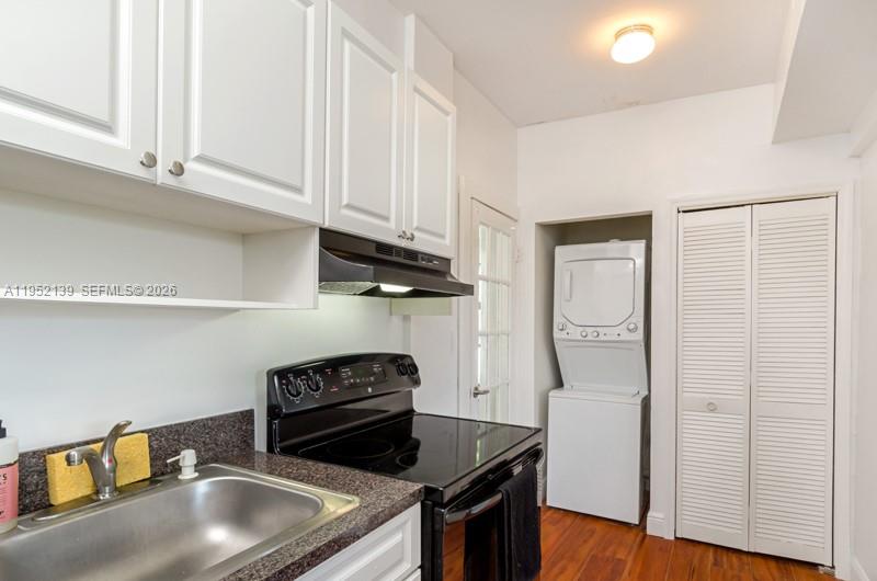 VENETIAN MANOR CONDO - Residential Lease