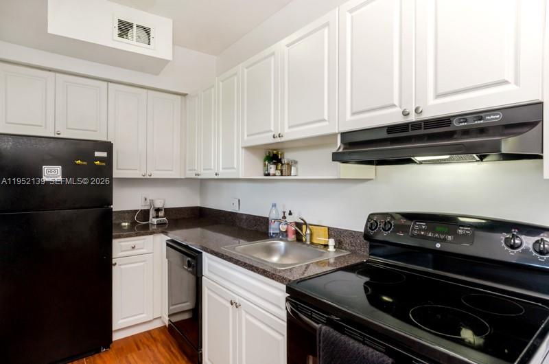VENETIAN MANOR CONDO - Residential Lease