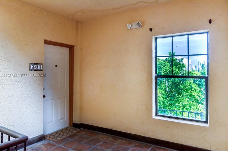 VENETIAN MANOR CONDO - Residential Lease