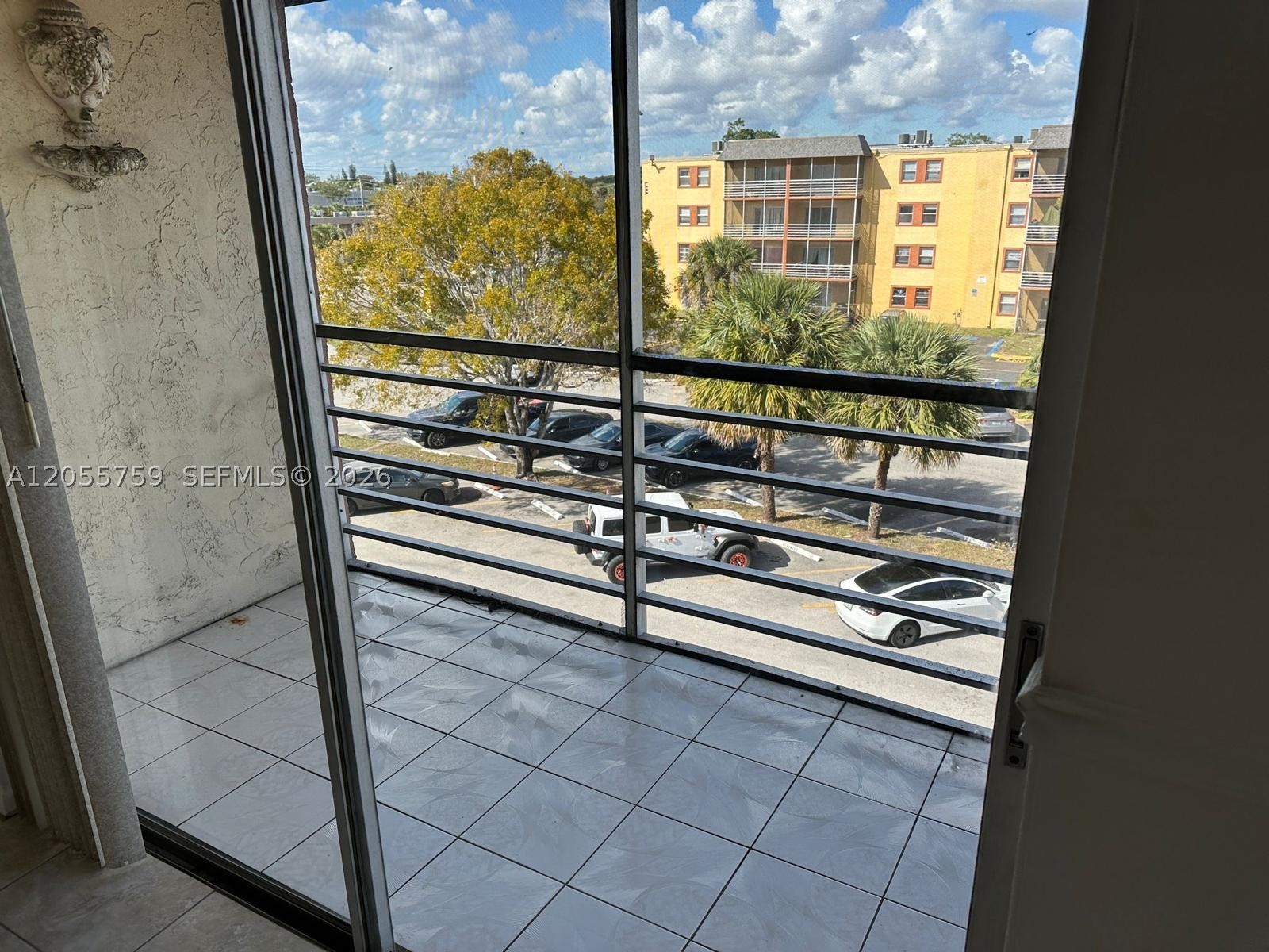 BROOKFIELD SQUARE CONDO - Residential Lease