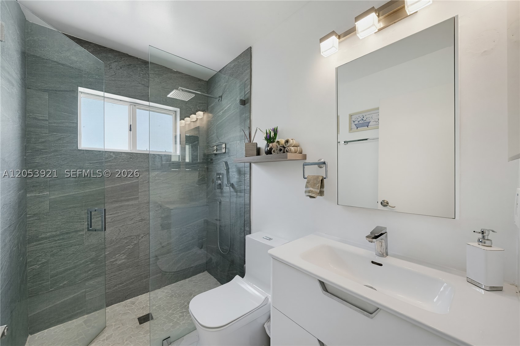 MAJESTIC ESTATES 1ST ADDN - Residential
