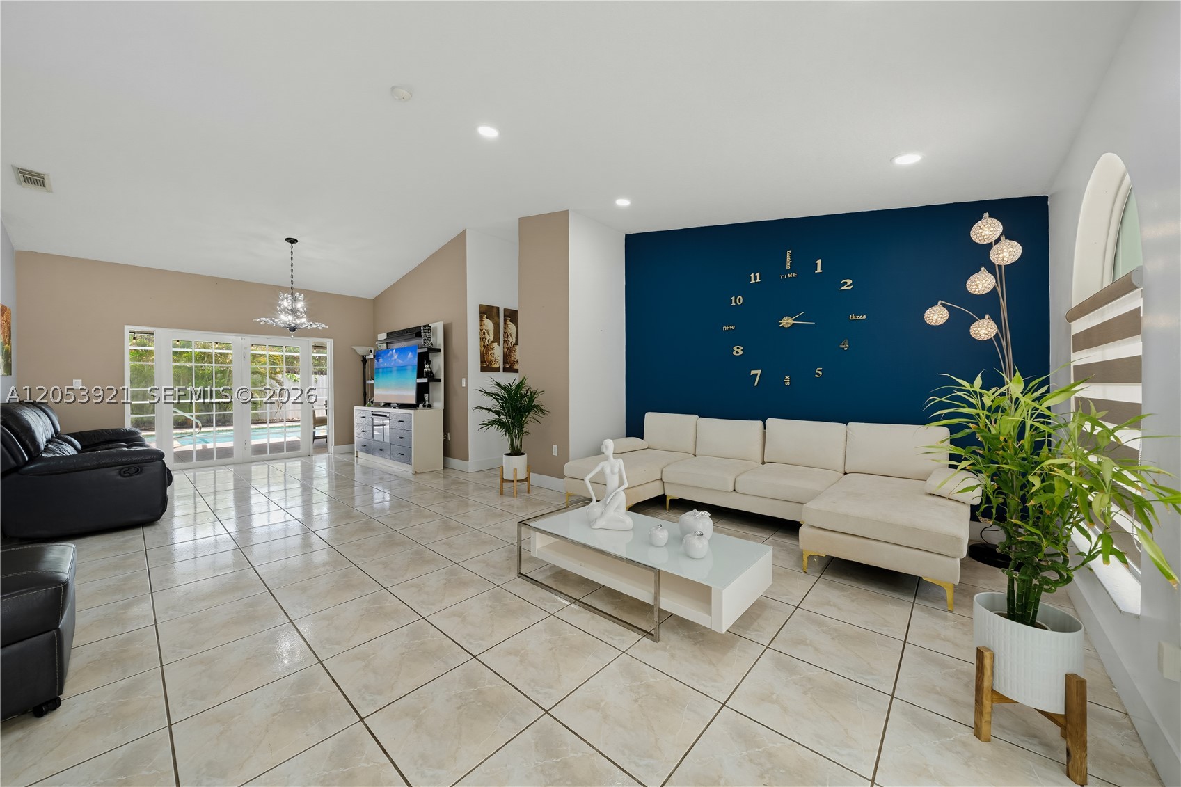 MAJESTIC ESTATES 1ST ADDN - Residential